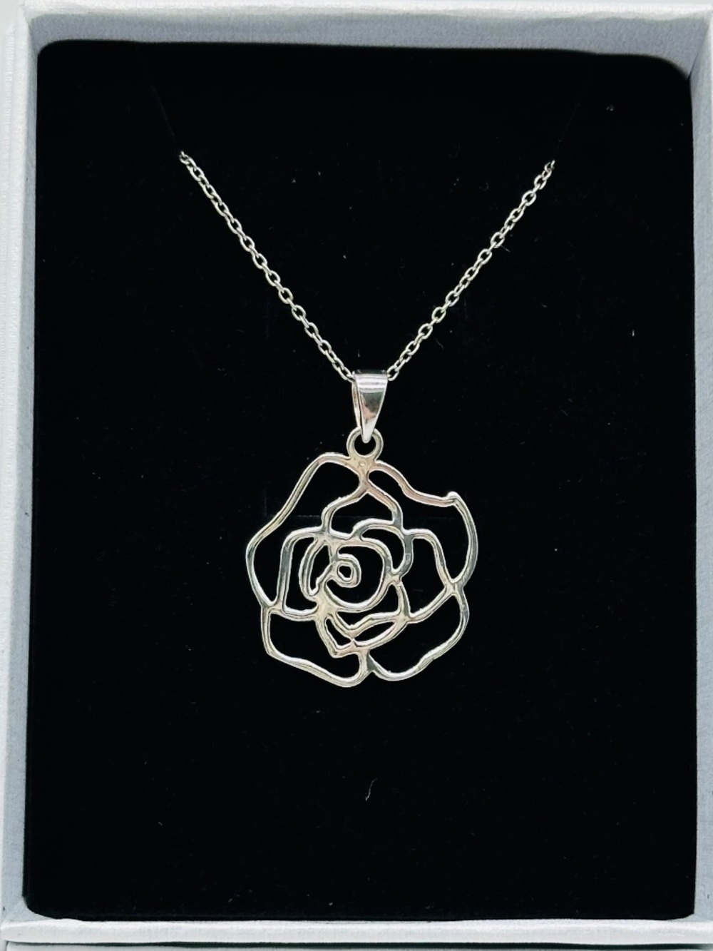 925 Sterling Silver Rose Cutout Pendant 20" Necklace 2.6 g
